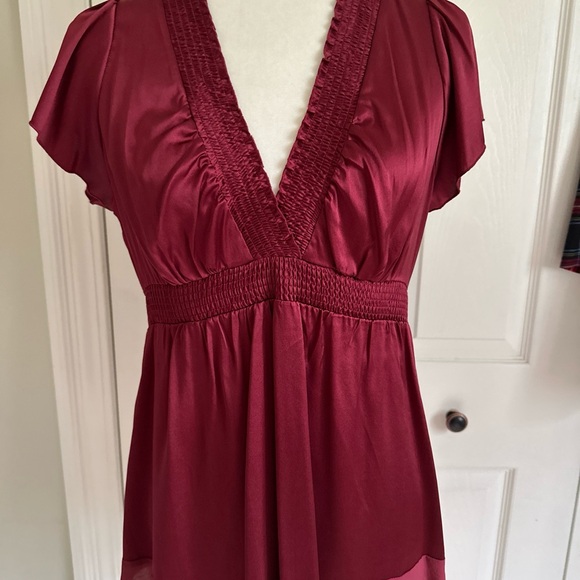 New BCBG Max Azria Silk Burgundy Top Size S - Picture 2 of 8
